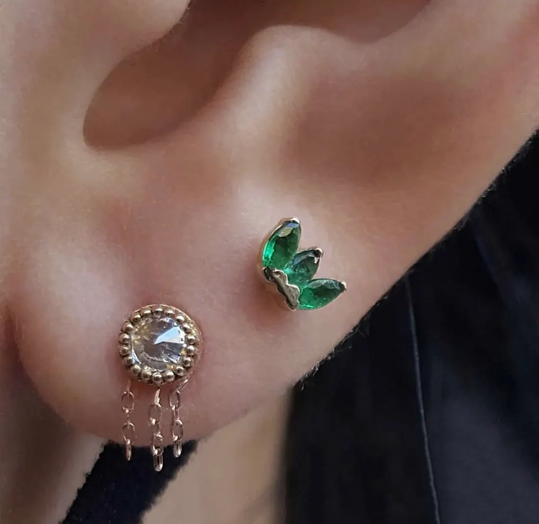 Cartilage serti d'une émeraude